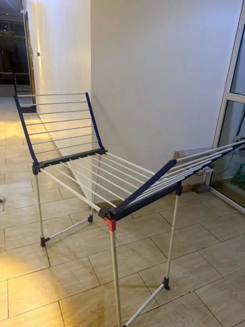 Clothes drying rack
